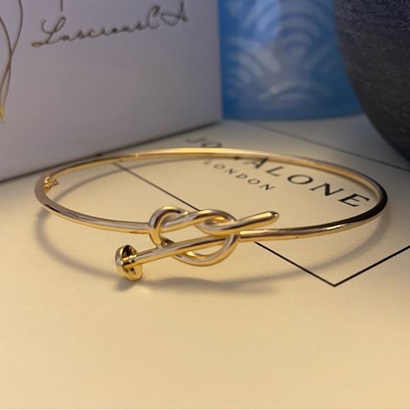 18K Real Gold Knot Bangle - Picture 13 of 15